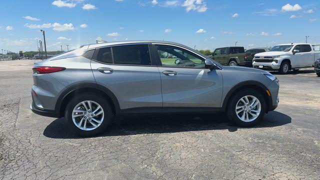 new 2025 Buick Envista car, priced at $24,279