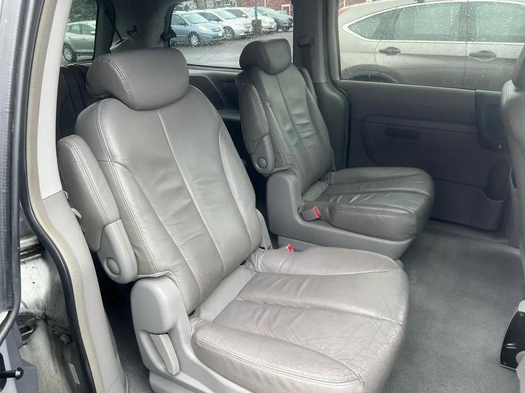 used 2007 Kia Sedona car, priced at $3,499