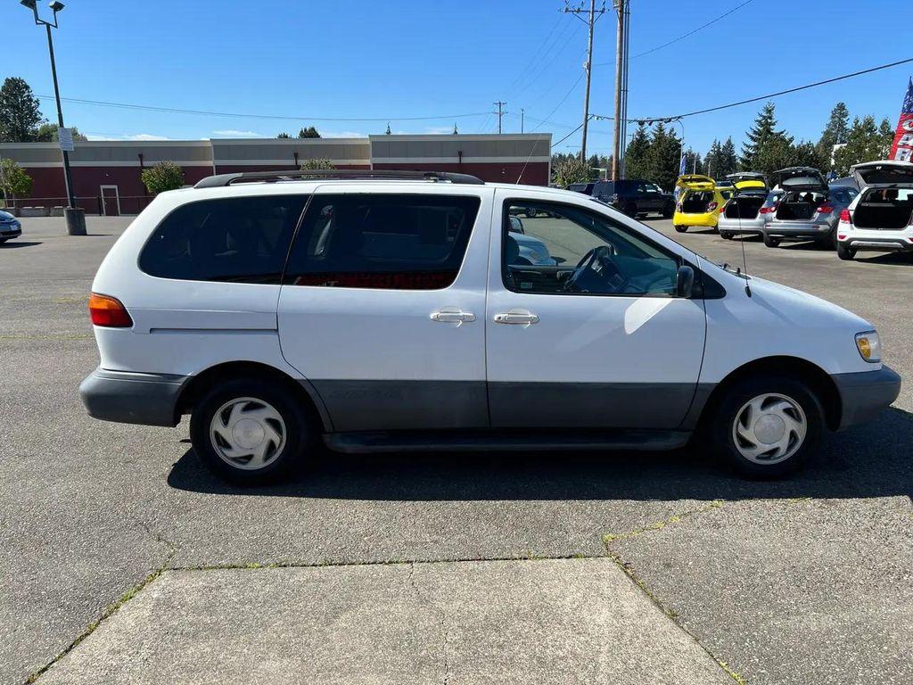 used 2000 Toyota Sienna car, priced at $2,999