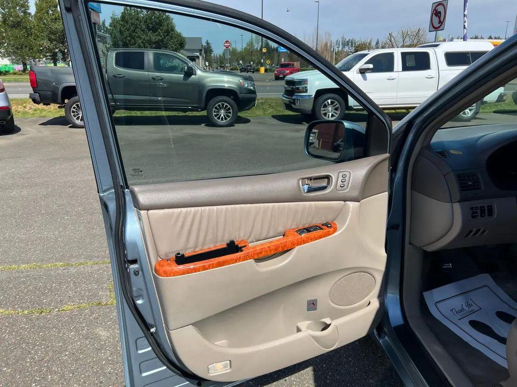 used 2006 Toyota Sienna car, priced at $5,999