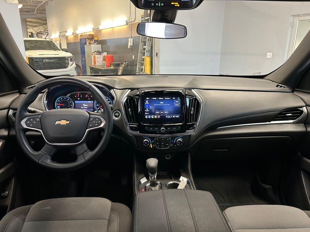 used 2023 Chevrolet Traverse car, priced at $27,500