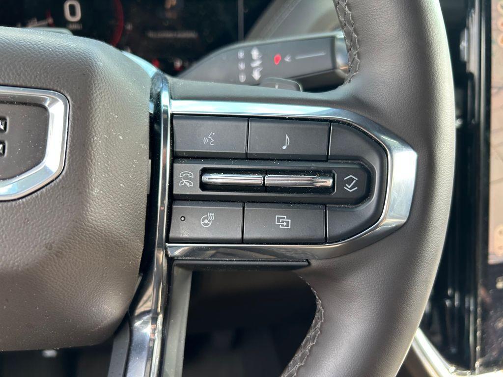 used 2025 GMC Yukon car, priced at $71,000