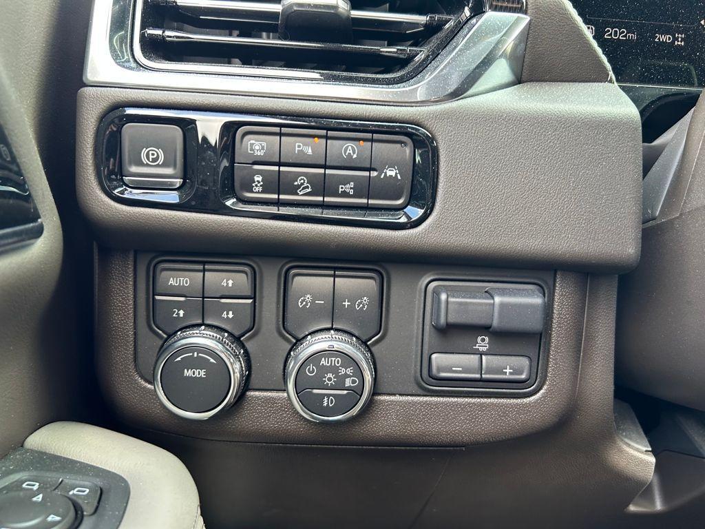 used 2025 GMC Yukon car, priced at $71,000