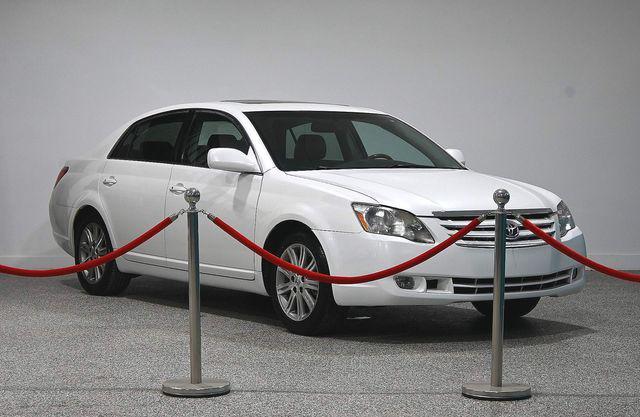 used 2005 Toyota Avalon car, priced at $4,995