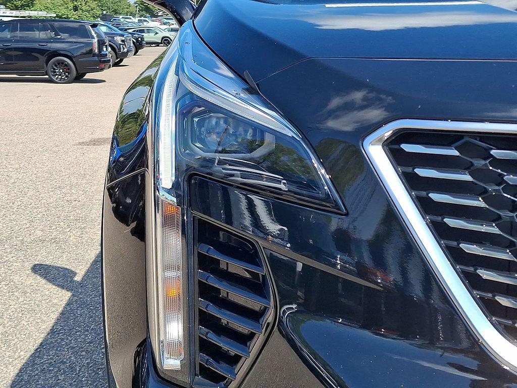 used 2022 Cadillac XT4 car, priced at $24,500
