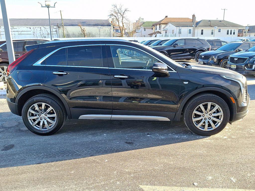 used 2022 Cadillac XT4 car, priced at $24,900