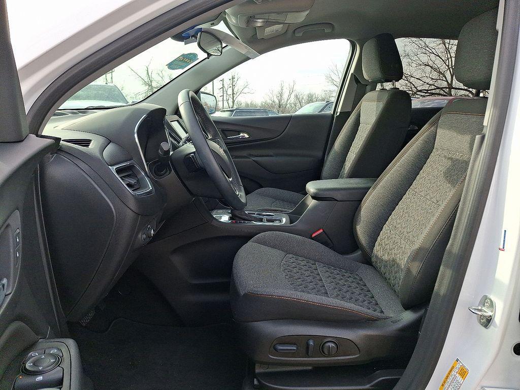 used 2023 Chevrolet Equinox car, priced at $22,590