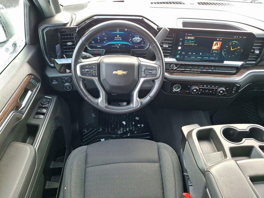 used 2022 Chevrolet Silverado 1500 car, priced at $35,900