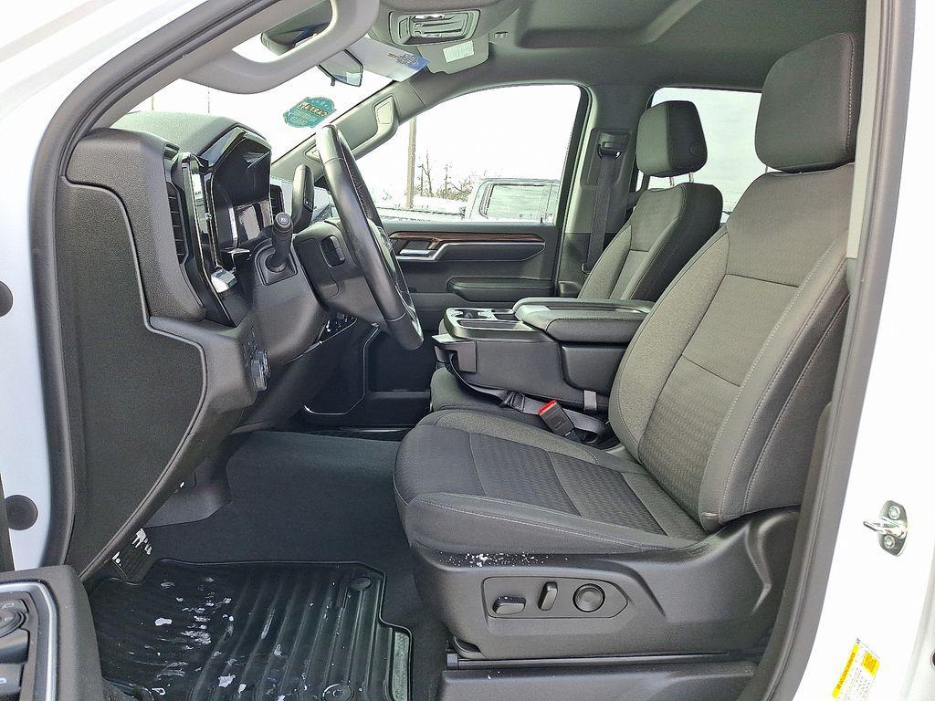 used 2022 Chevrolet Silverado 1500 car, priced at $35,900