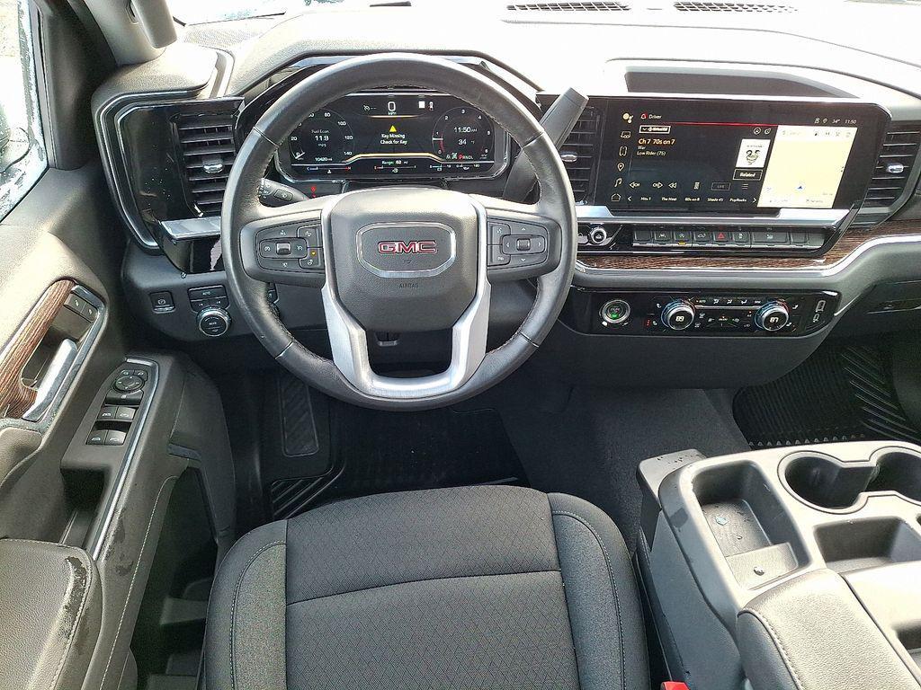 used 2022 GMC Sierra 1500 car, priced at $40,890