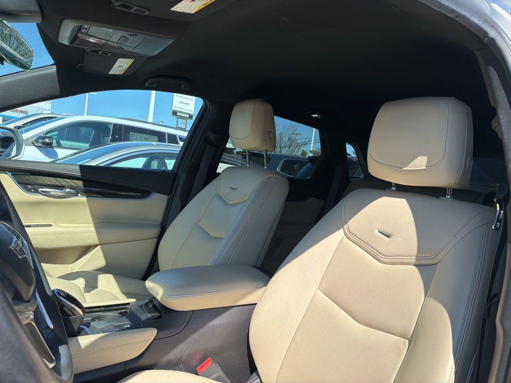 used 2017 Cadillac XT5 car, priced at $12,455