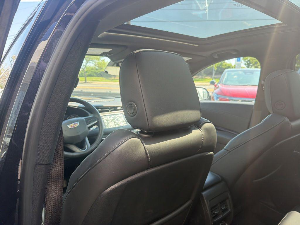 used 2023 Cadillac XT4 car, priced at $28,050