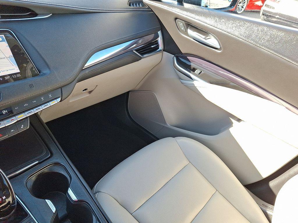 used 2021 Cadillac XT4 car, priced at $23,588