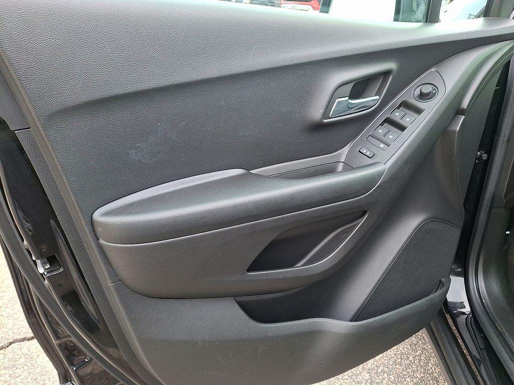 used 2022 Chevrolet Trax car, priced at $15,800