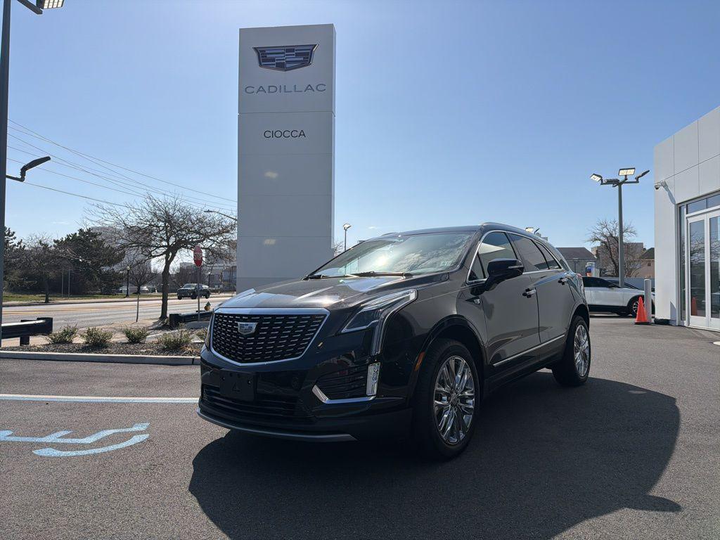used 2022 Cadillac XT5 car, priced at $28,677