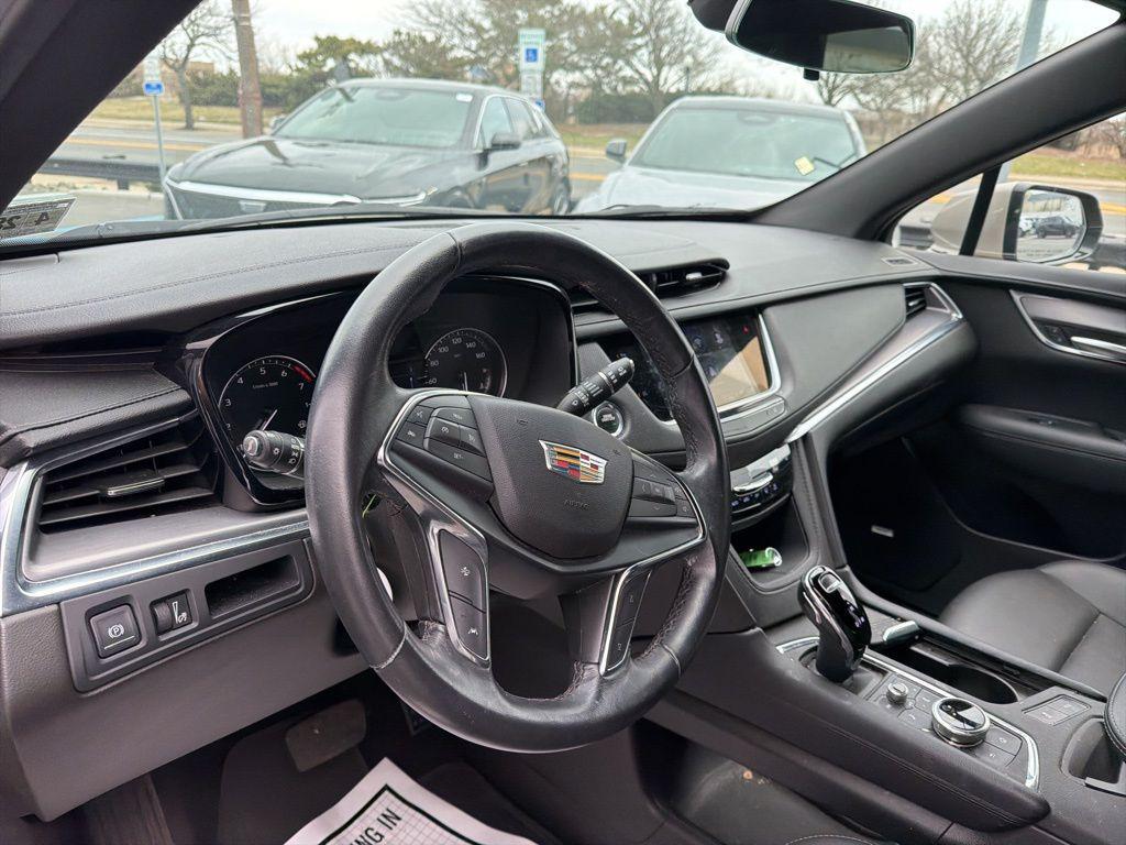 used 2023 Cadillac XT5 car, priced at $27,295