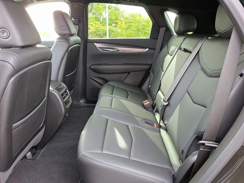 used 2023 Cadillac XT5 car, priced at $26,878