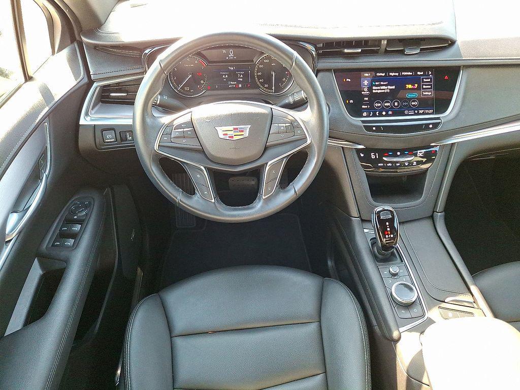 used 2023 Cadillac XT5 car, priced at $25,900