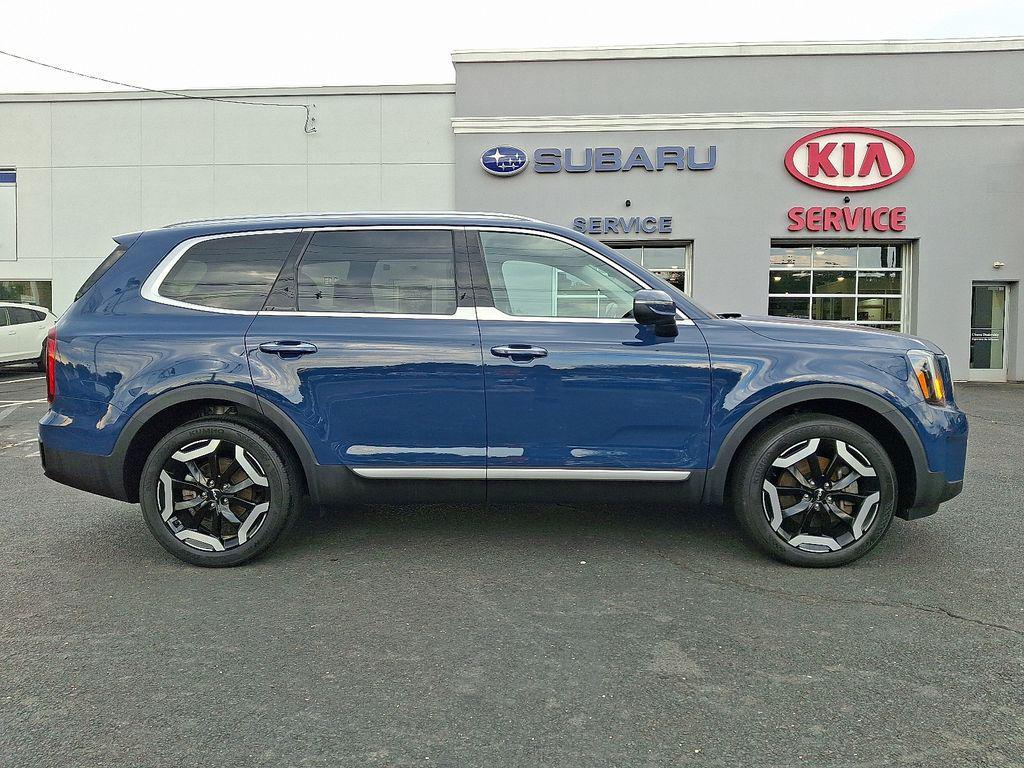 used 2024 Kia Telluride car, priced at $34,748