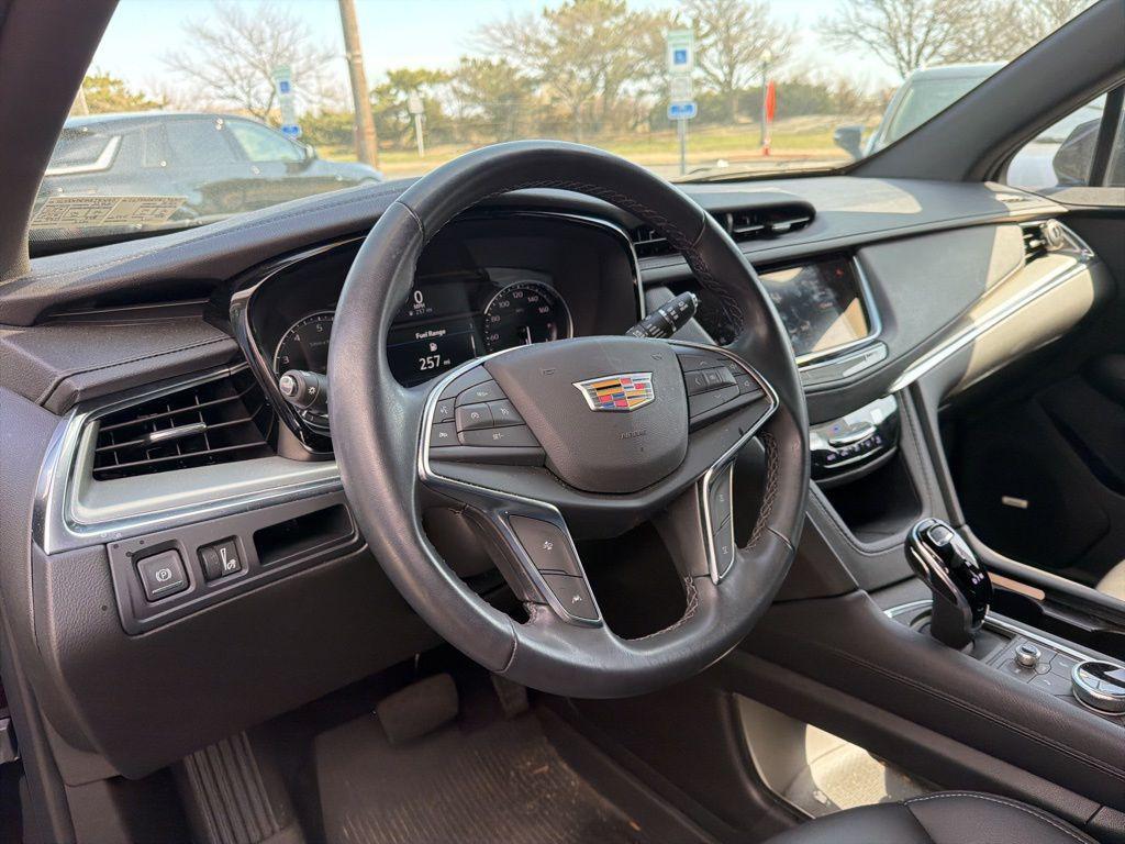 used 2024 Cadillac XT5 car, priced at $32,899