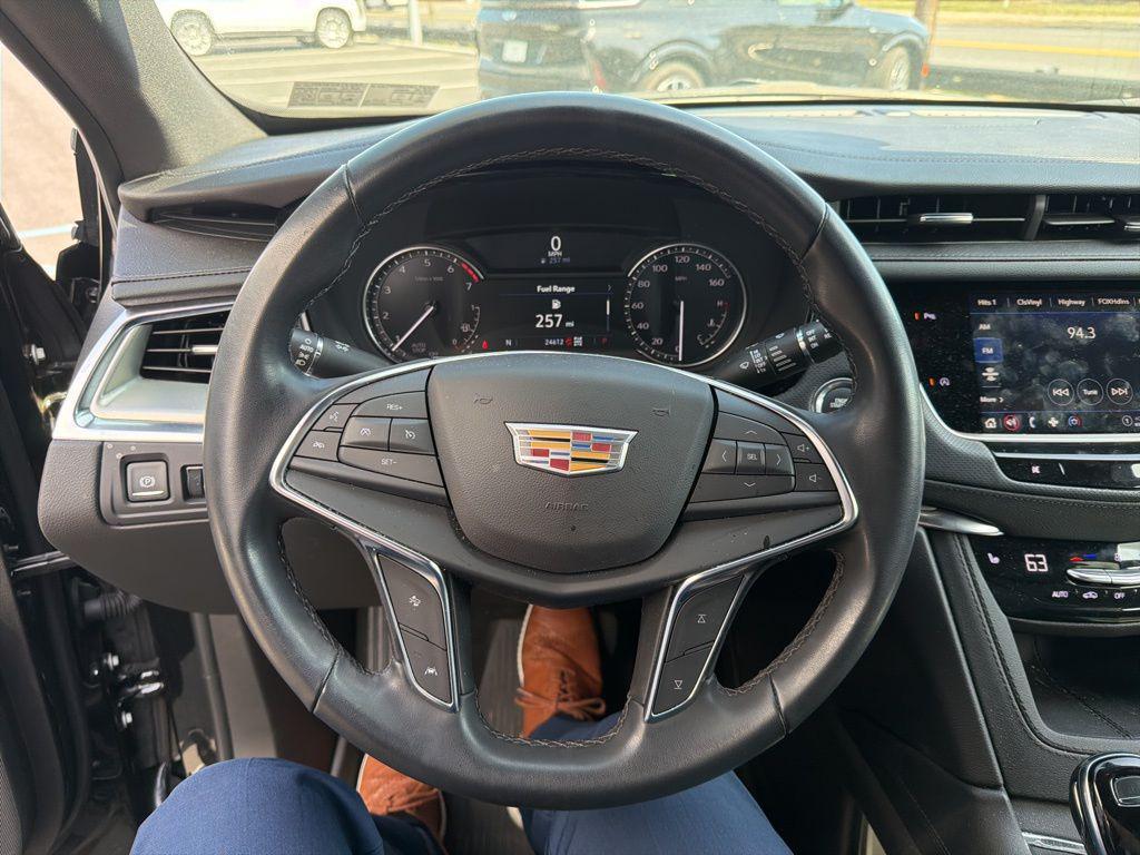 used 2024 Cadillac XT5 car, priced at $32,899