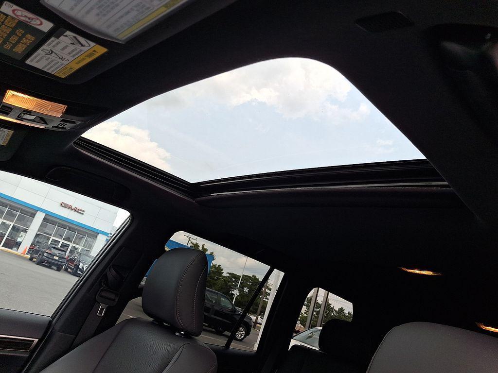 Lexus GX view 26