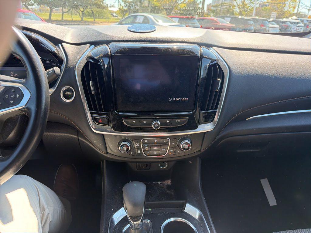 used 2021 Chevrolet Traverse car, priced at $28,499