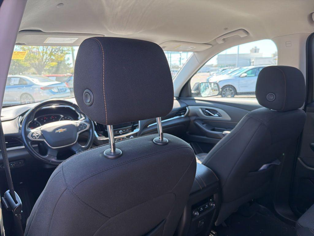 used 2021 Chevrolet Traverse car, priced at $28,499