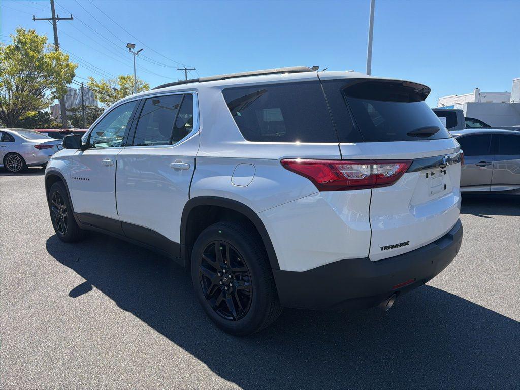 used 2021 Chevrolet Traverse car, priced at $28,499