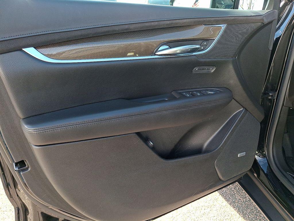 used 2017 Cadillac XT5 car, priced at $17,000