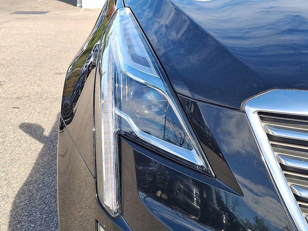 used 2017 Cadillac XT5 car, priced at $17,000