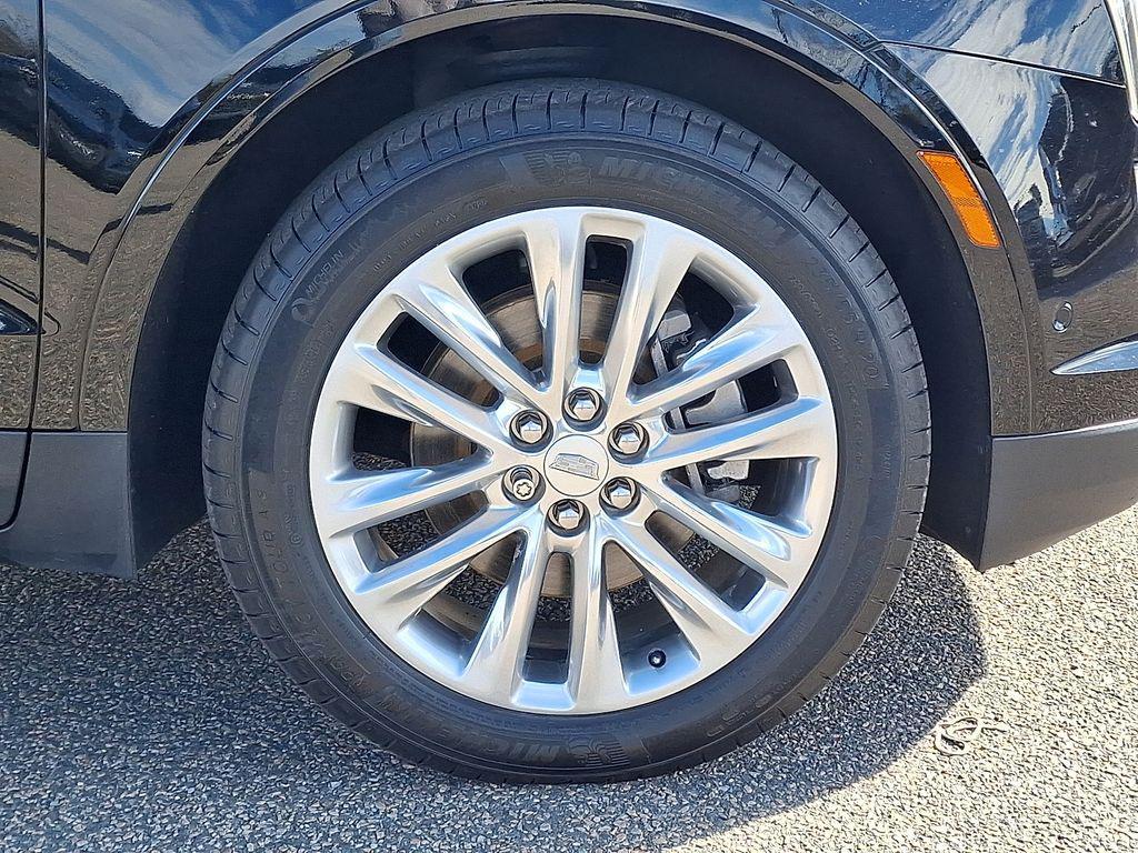 used 2017 Cadillac XT5 car, priced at $17,000