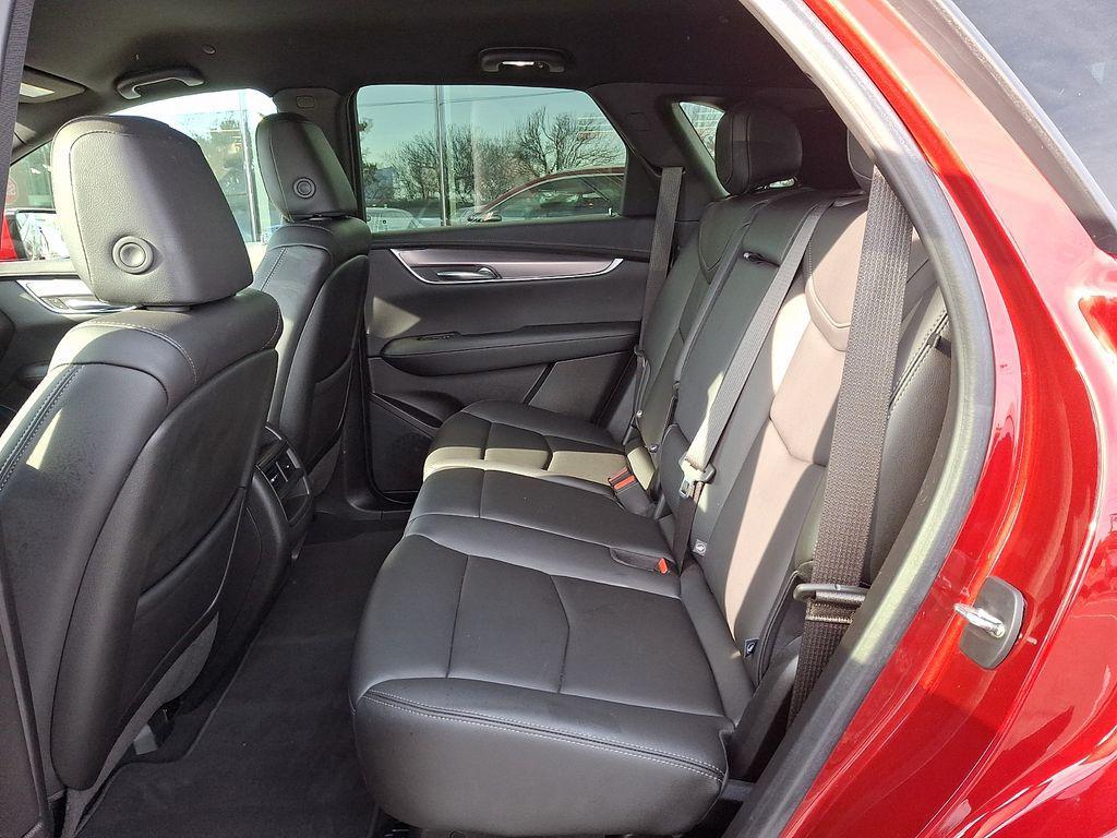 used 2022 Cadillac XT5 car, priced at $28,349