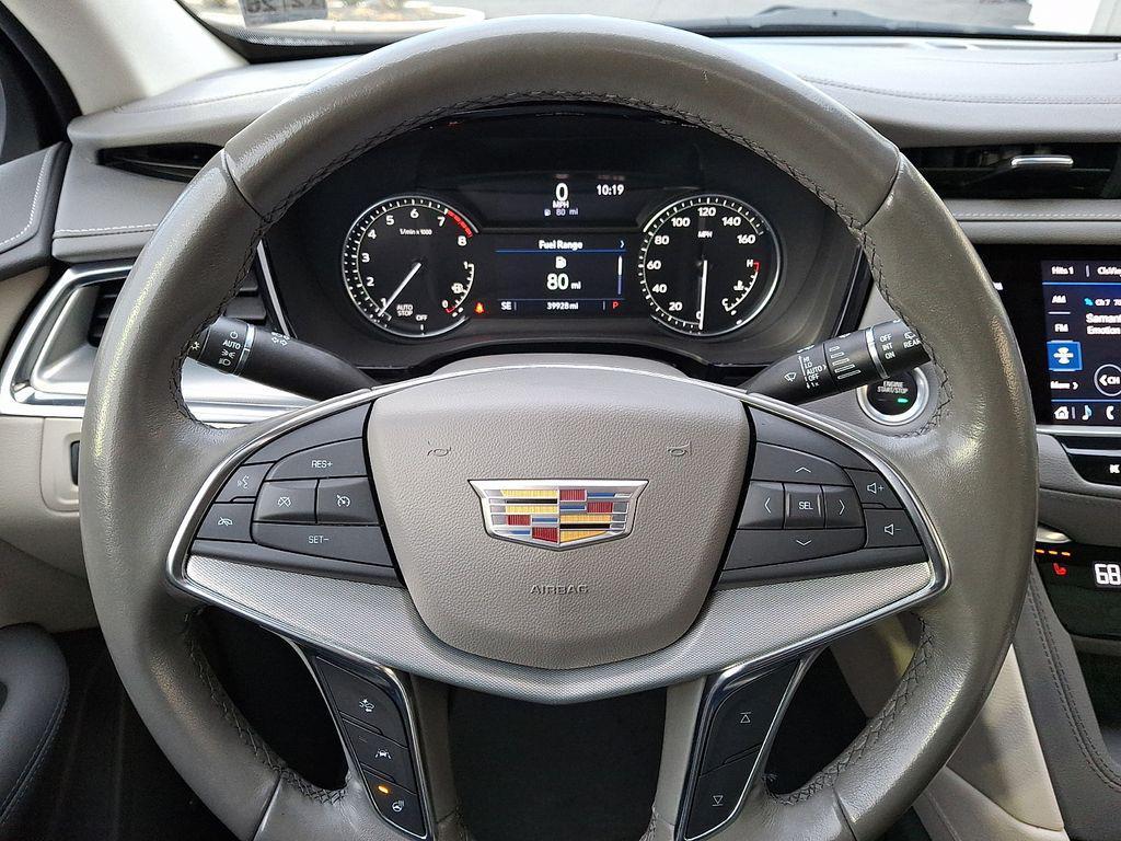 used 2022 Cadillac XT5 car, priced at $27,986