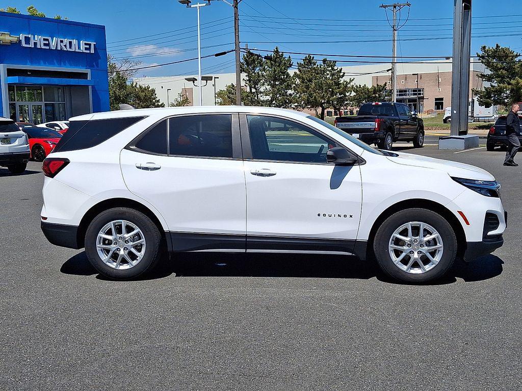 used 2023 Chevrolet Equinox car, priced at $20,996