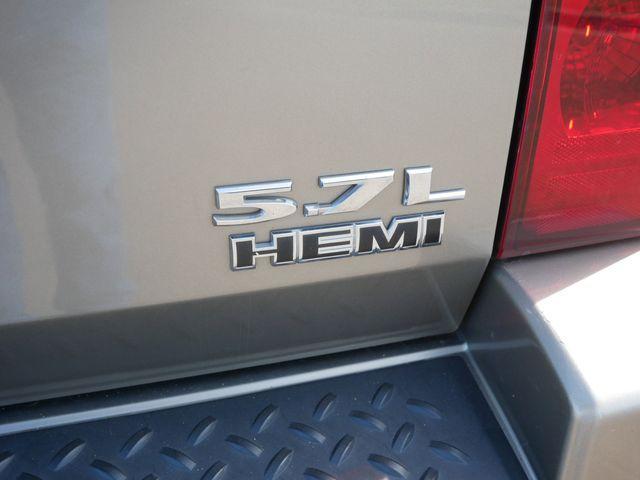 used 2006 Jeep Commander car, priced at $5,900