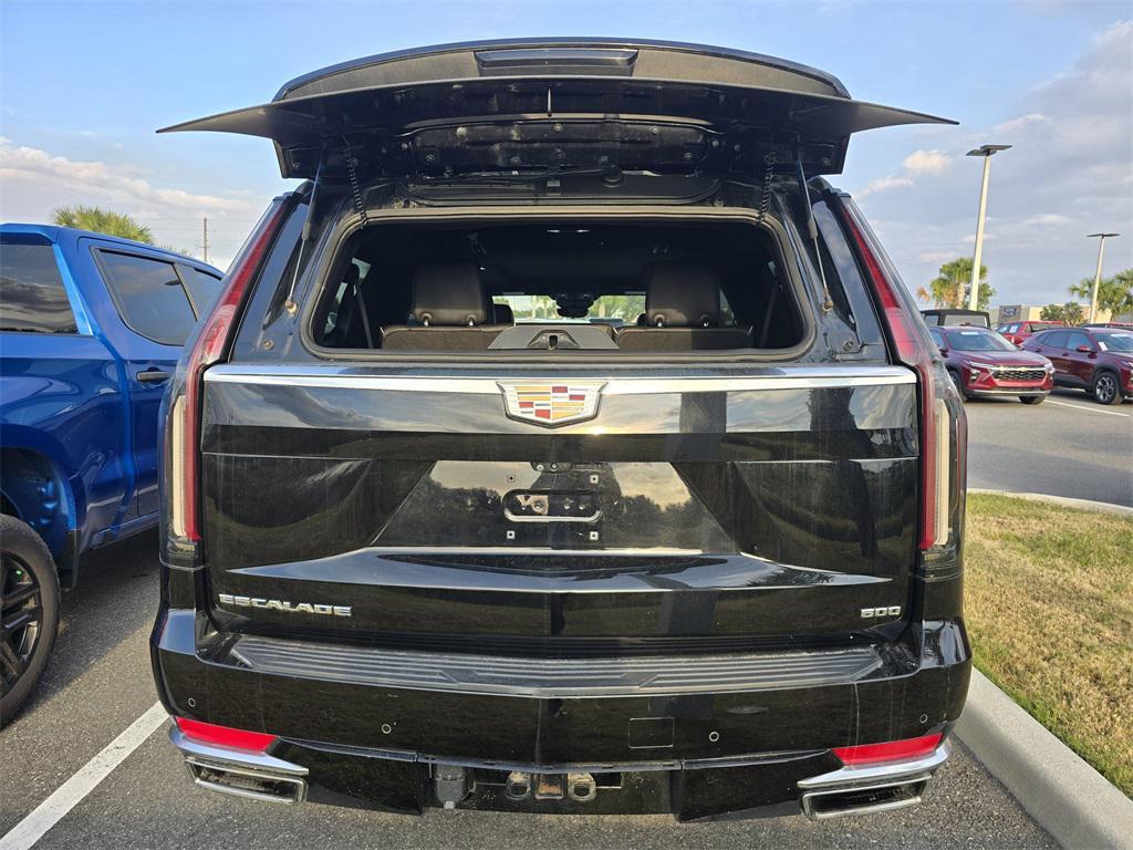 used 2022 Cadillac Escalade ESV car, priced at $60,999