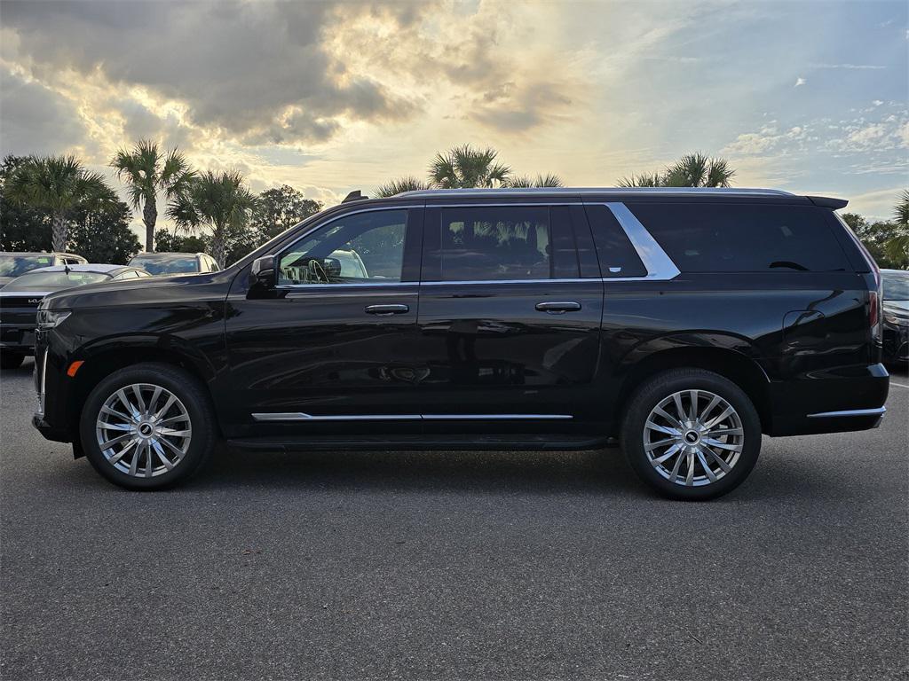 used 2022 Cadillac Escalade ESV car, priced at $60,999