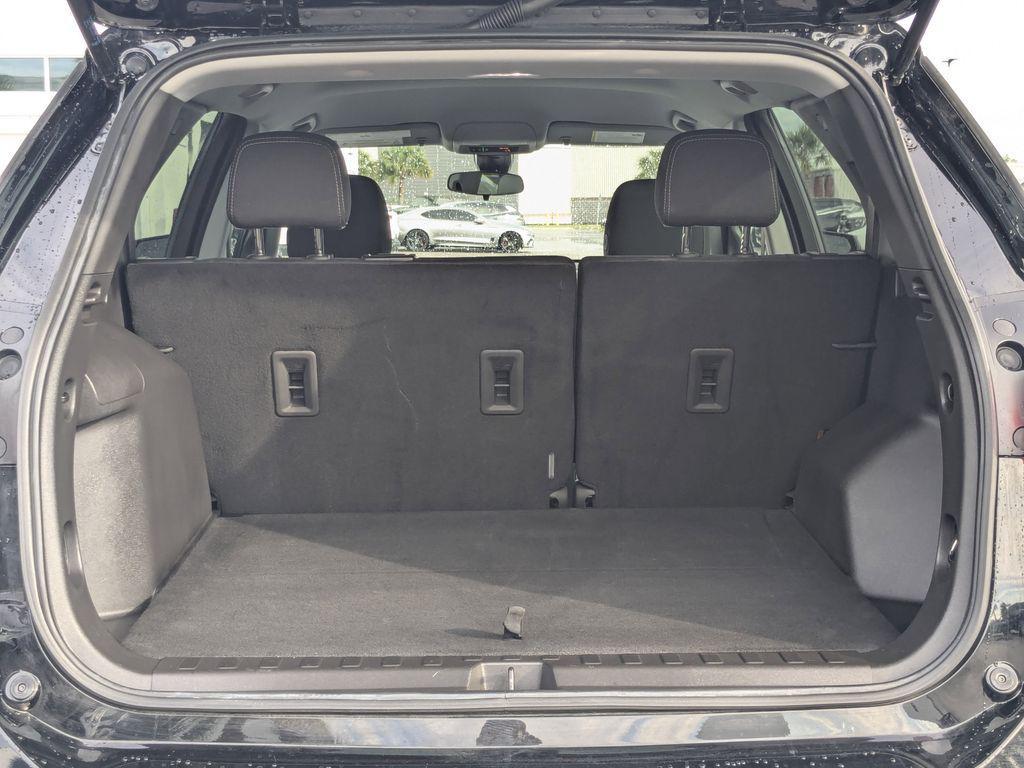 used 2024 Chevrolet Equinox car, priced at $24,393