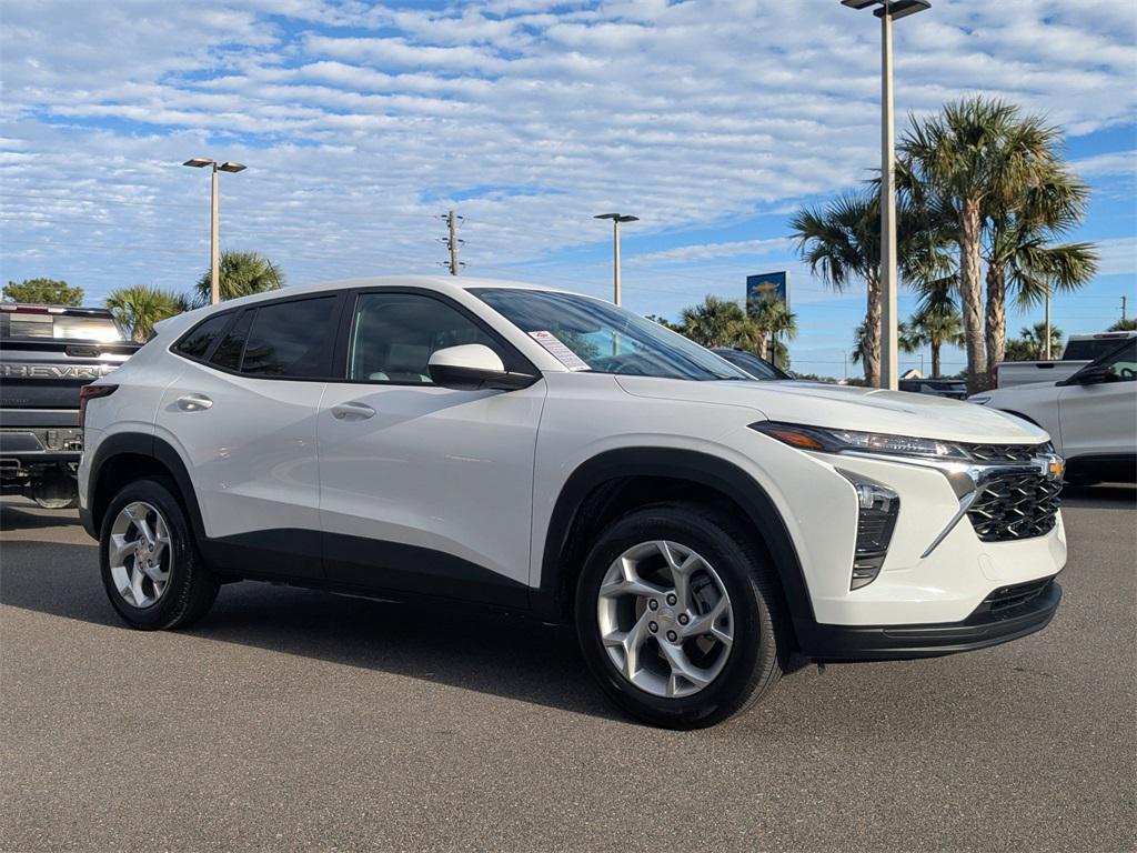 used 2025 Chevrolet Trax car, priced at $21,999