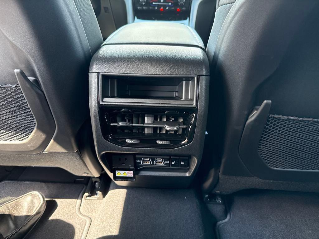 new 2025 Jeep Grand Cherokee car