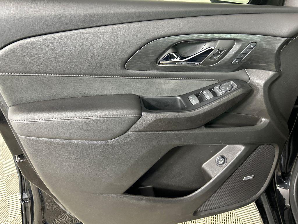 used 2023 Chevrolet Traverse car, priced at $34,461