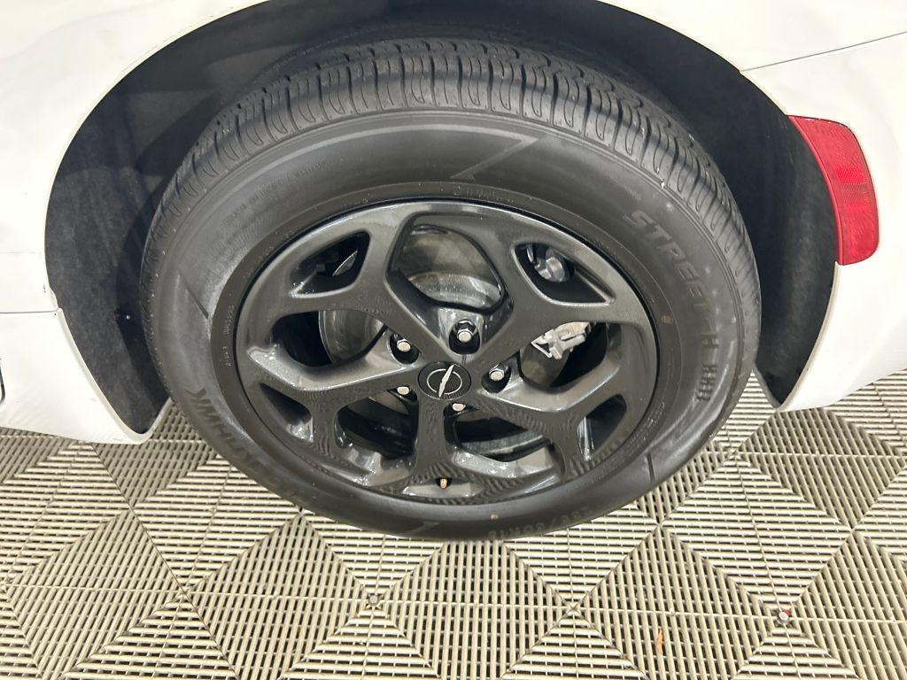 used 2024 Chrysler Pacifica Hybrid car, priced at $26,883