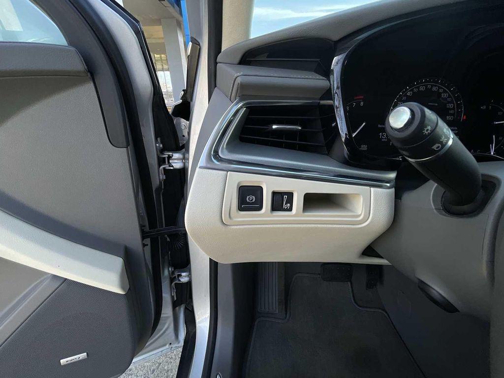 used 2017 Cadillac XT5 car, priced at $15,990