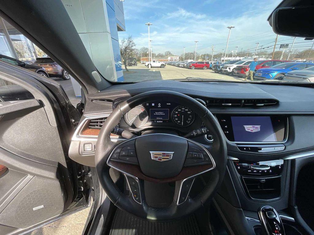 used 2020 Cadillac XT5 car, priced at $23,990