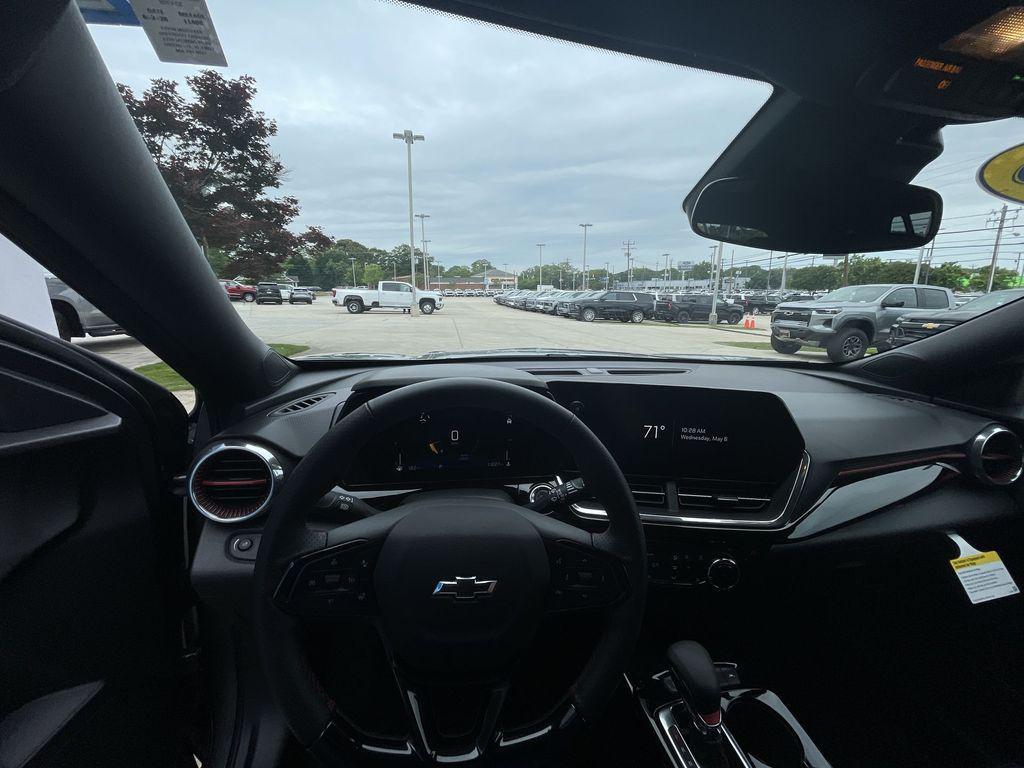 used 2025 Chevrolet Trax car, priced at $26,289