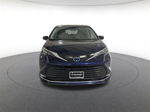 used 2024 Toyota Sienna car, priced at $37,200