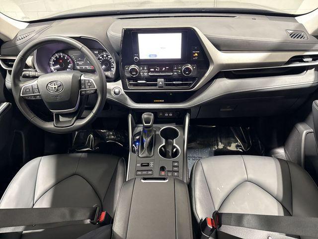 used 2025 Toyota Highlander car, priced at $43,777
