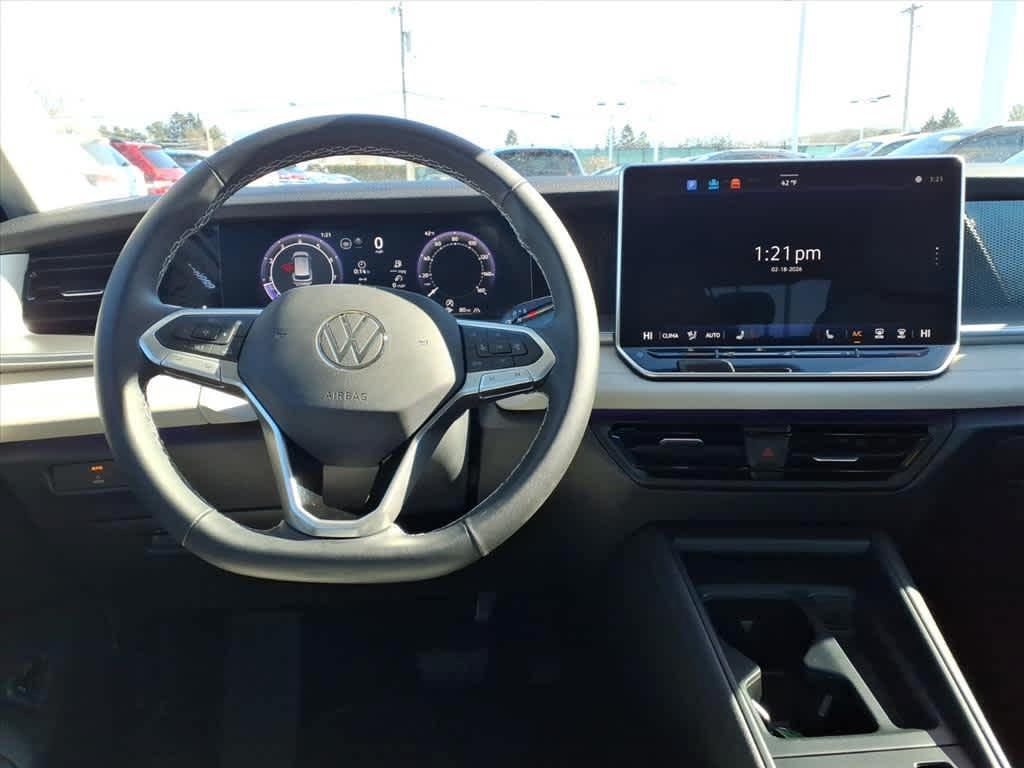 used 2025 Volkswagen Tiguan car, priced at $29,994