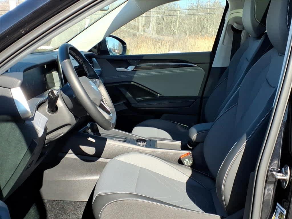 used 2025 Volkswagen Tiguan car, priced at $32,992